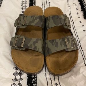 Camo slides